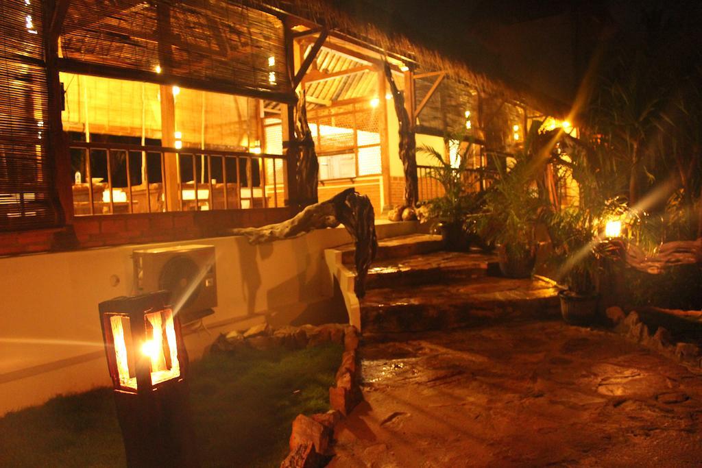 Ary'S Lagoon Bungalow & Hotel Karimunjawa Luaran gambar