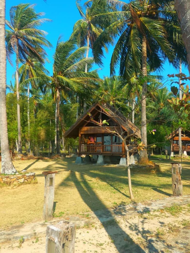 Ary'S Lagoon Bungalow & Hotel Karimunjawa Luaran gambar