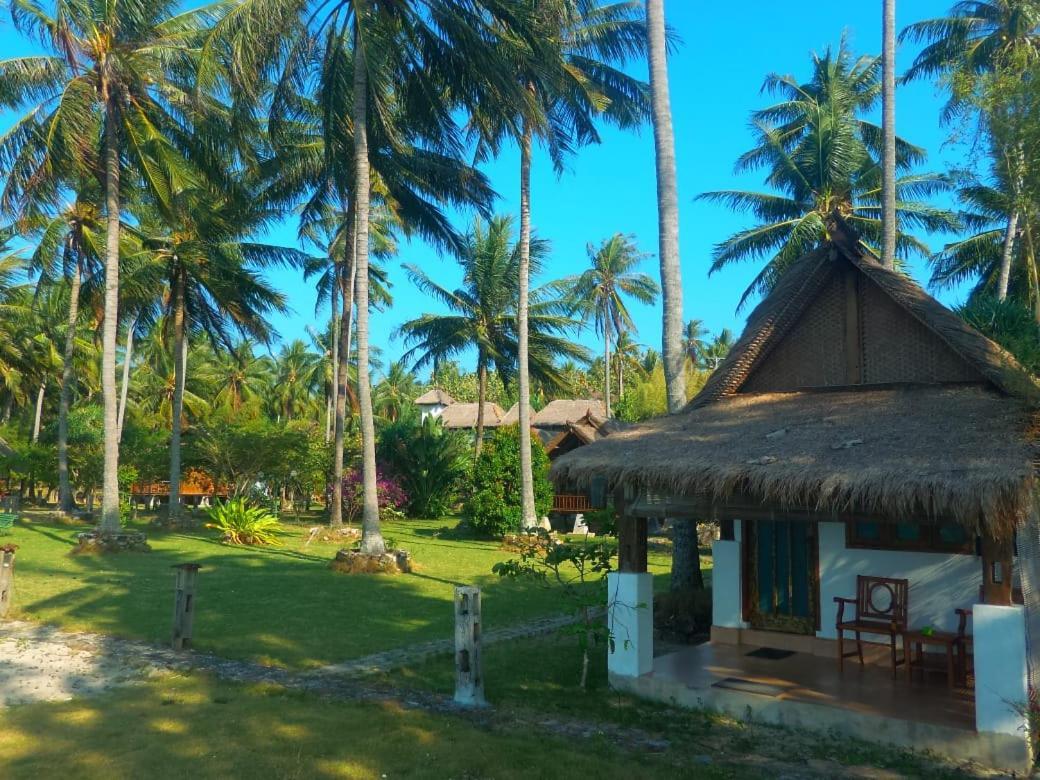 Ary'S Lagoon Bungalow & Hotel Karimunjawa Luaran gambar
